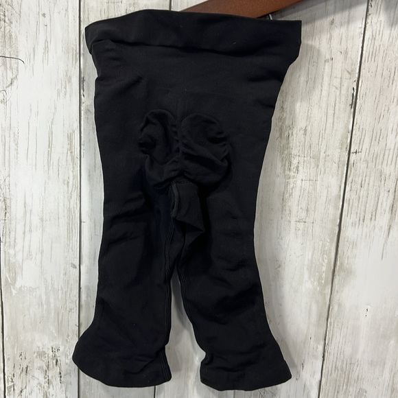 Skims Mid Thigh Sculpting High Rise Shorts Size XXS/XS Black - Picture 2 of 3